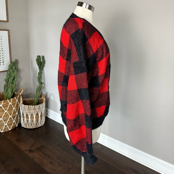 Boutique x Royal & Reese Cardigan Sweater Buffalo Check Plaid Red& Black Medium - Picture 2 of 10